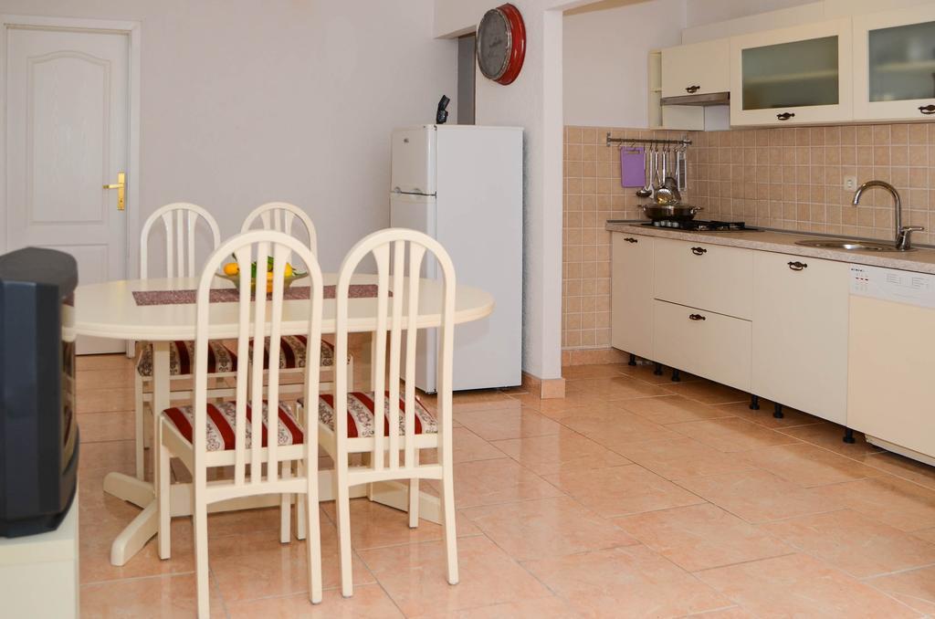 Apartments Kati Orebić Екстериор снимка